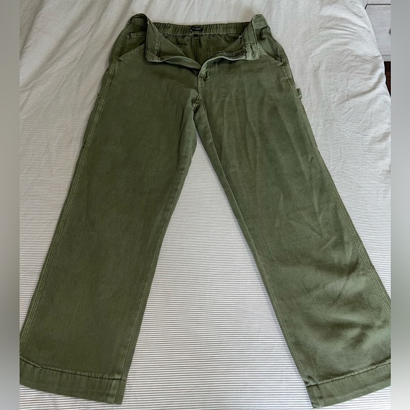 FASHIONNOVA. Vintage style army green cargo pants. - Picture 1 of 3